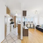 Apartment Cieszynska Superapart - Near Wilanowska Metro Warsaw